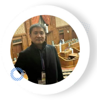 何老师（何竟）